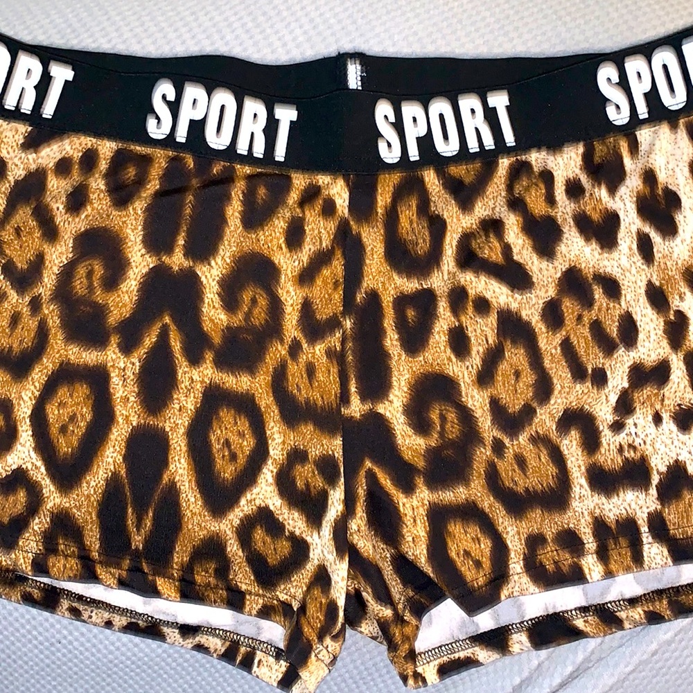BRANDNEW SHEIN stretchy leopard print shorts X/L